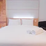 Comfy Studio At Dago Suites Apartment By Travelio